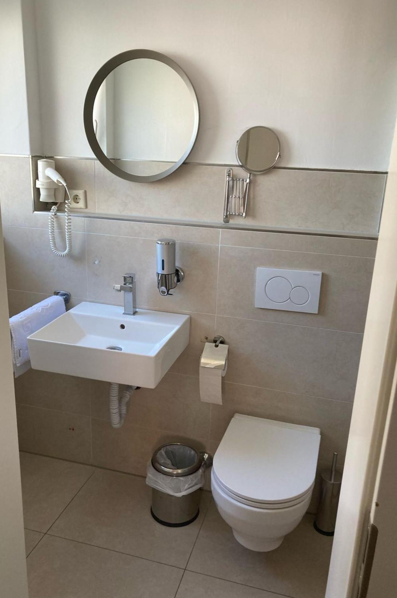 Erde Hotel Erlangen Ngoại thất bức ảnh