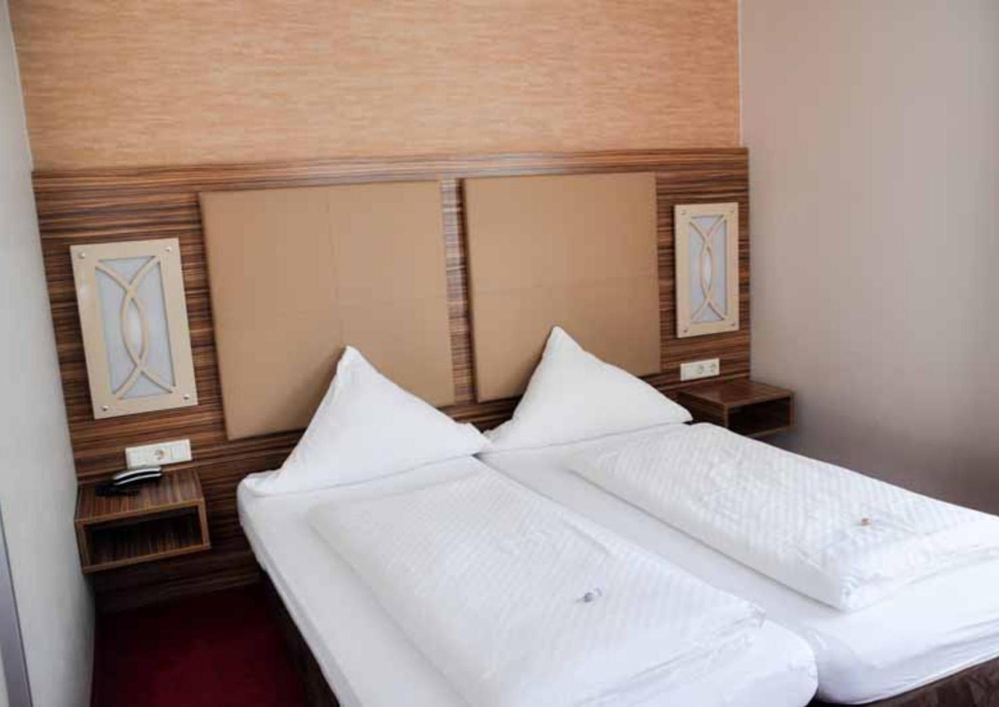 Erde Hotel Erlangen Ngoại thất bức ảnh