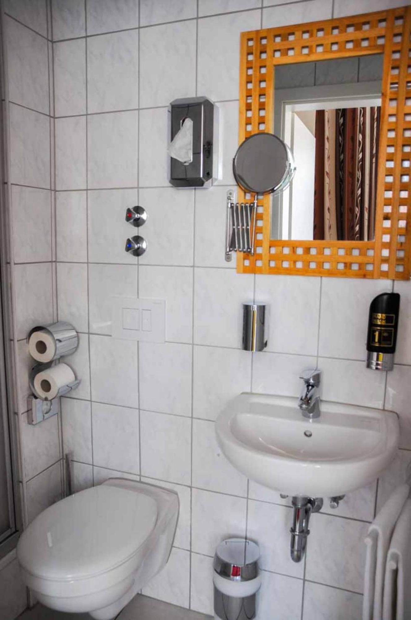 Erde Hotel Erlangen Ngoại thất bức ảnh