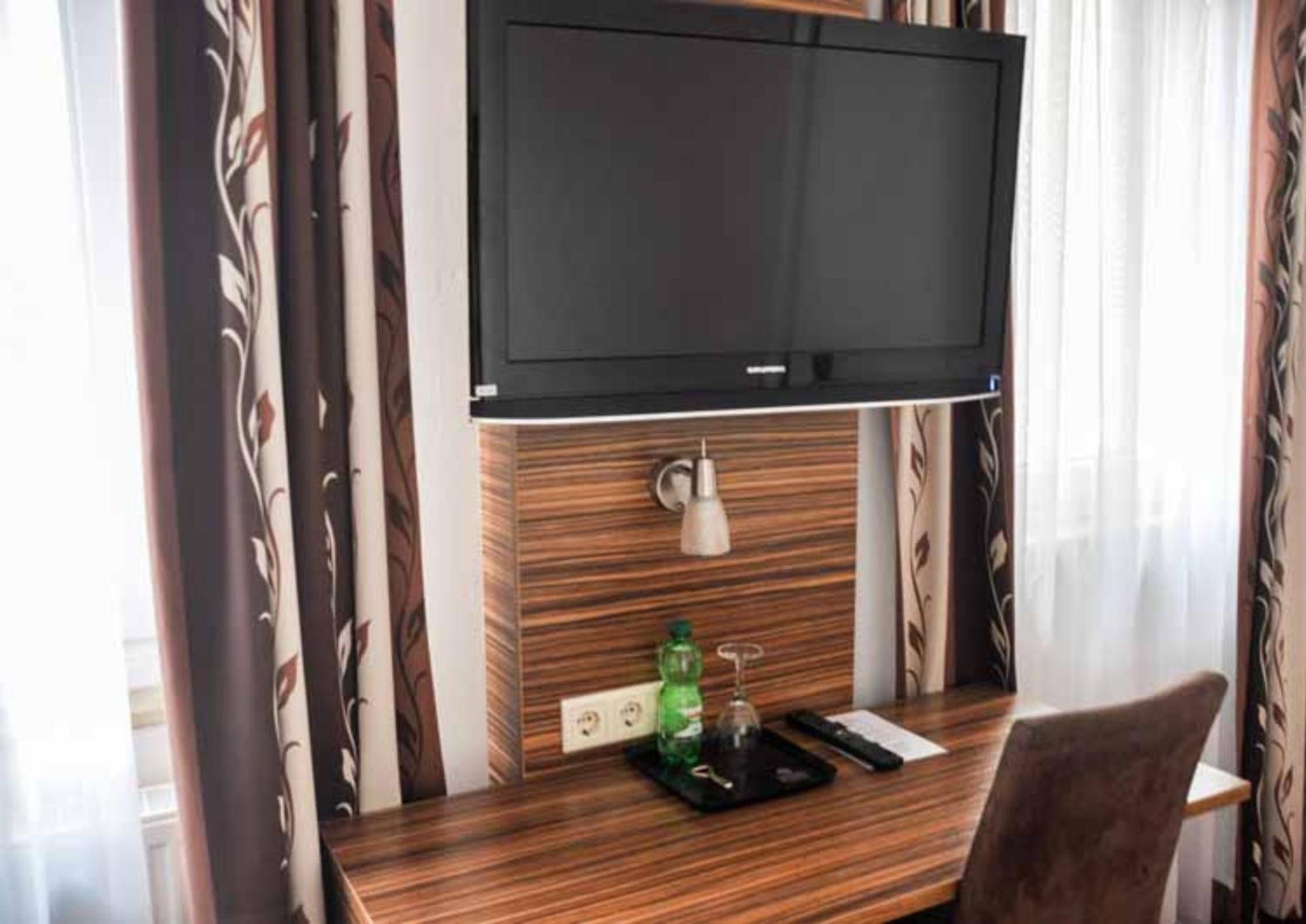 Erde Hotel Erlangen Ngoại thất bức ảnh