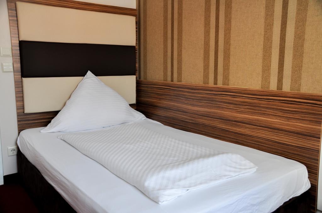Erde Hotel Erlangen Ngoại thất bức ảnh