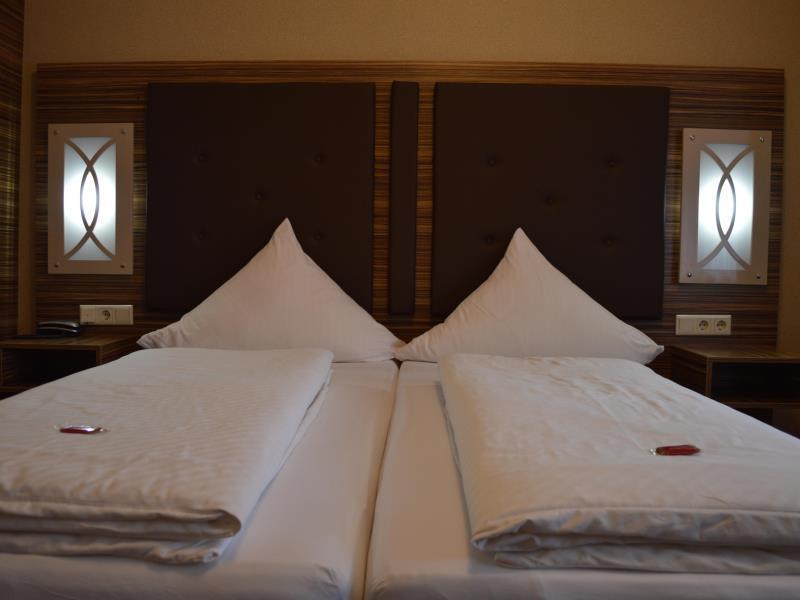 Erde Hotel Erlangen Ngoại thất bức ảnh