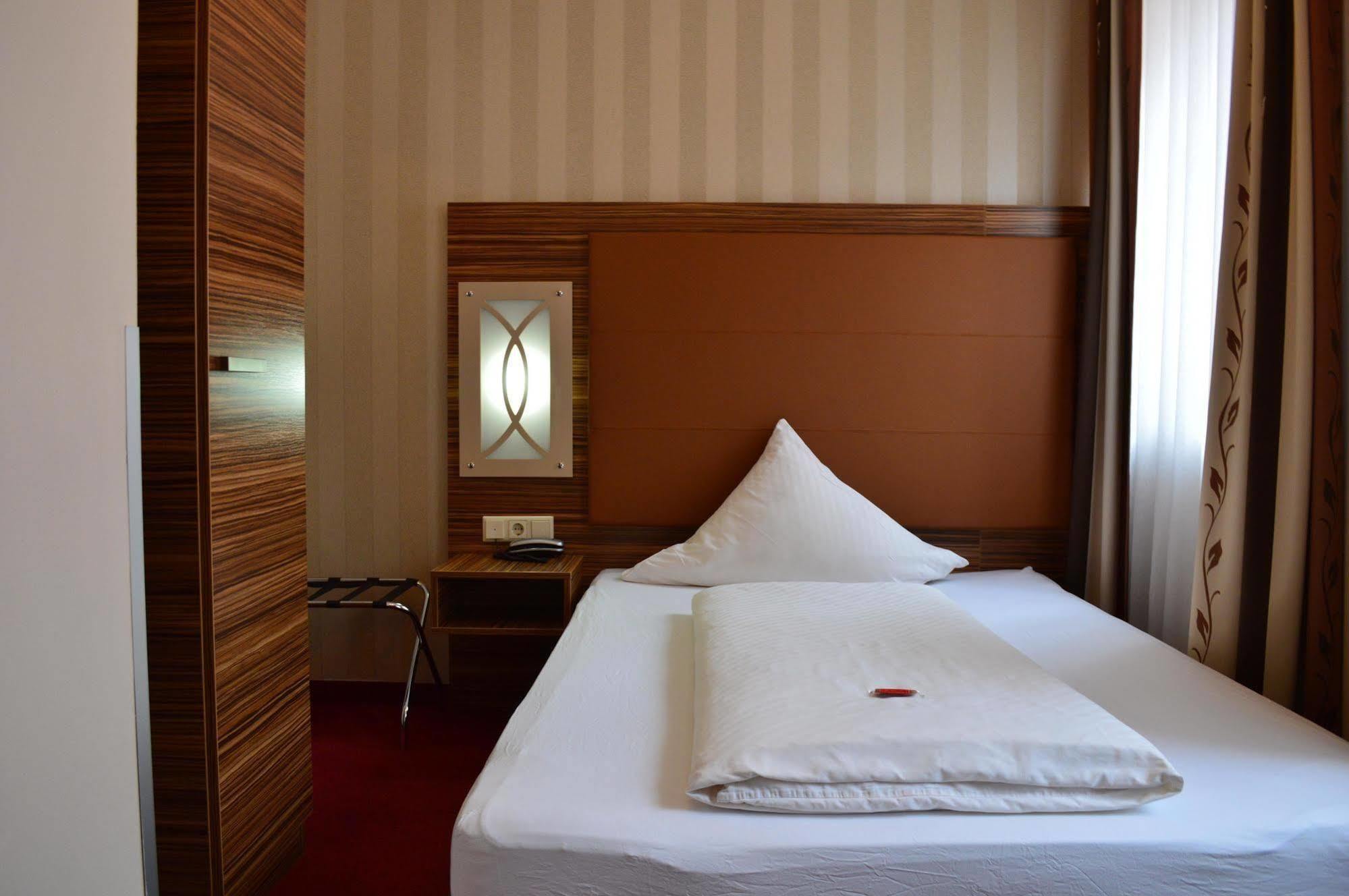Erde Hotel Erlangen Ngoại thất bức ảnh