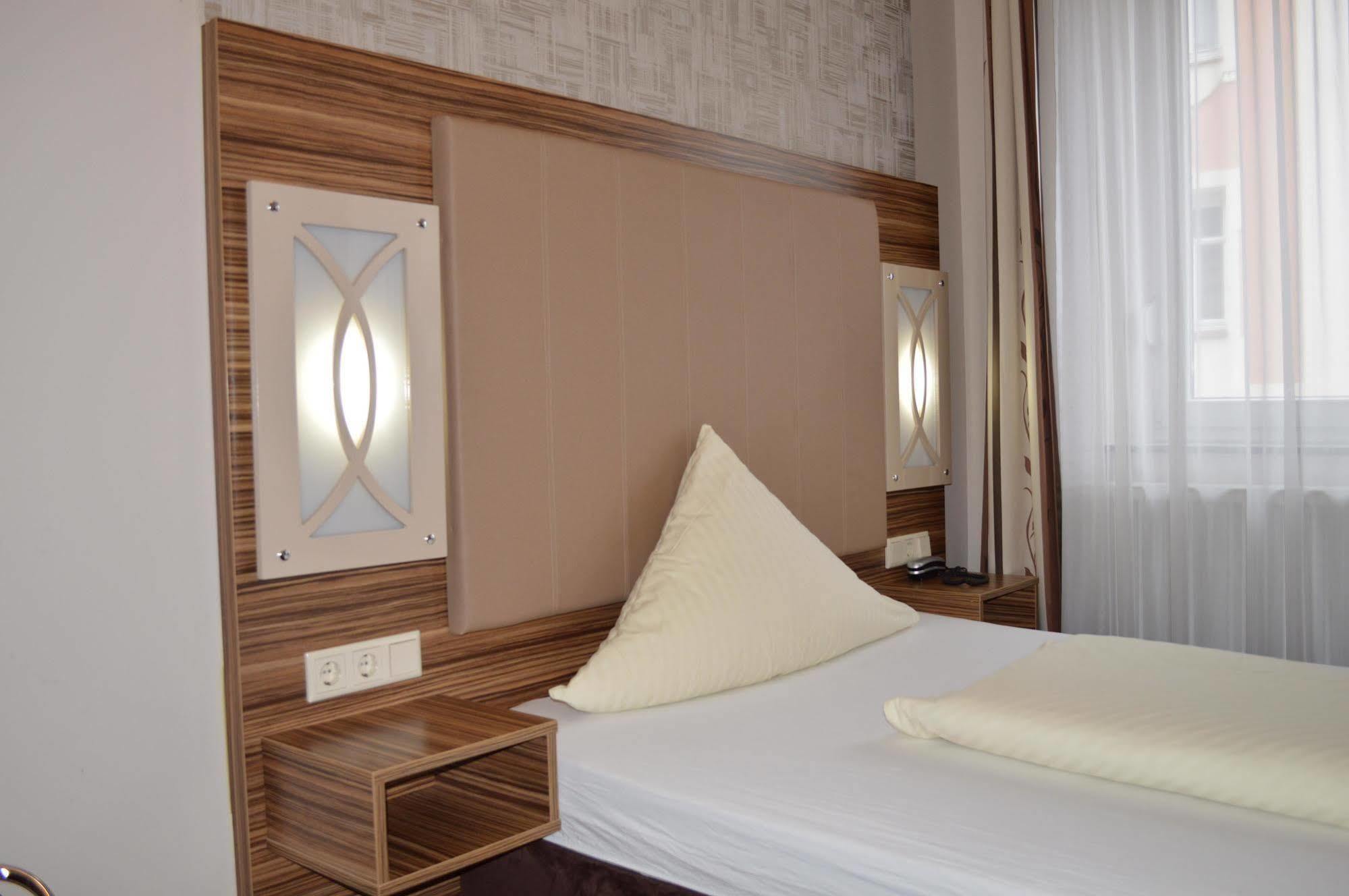 Erde Hotel Erlangen Ngoại thất bức ảnh