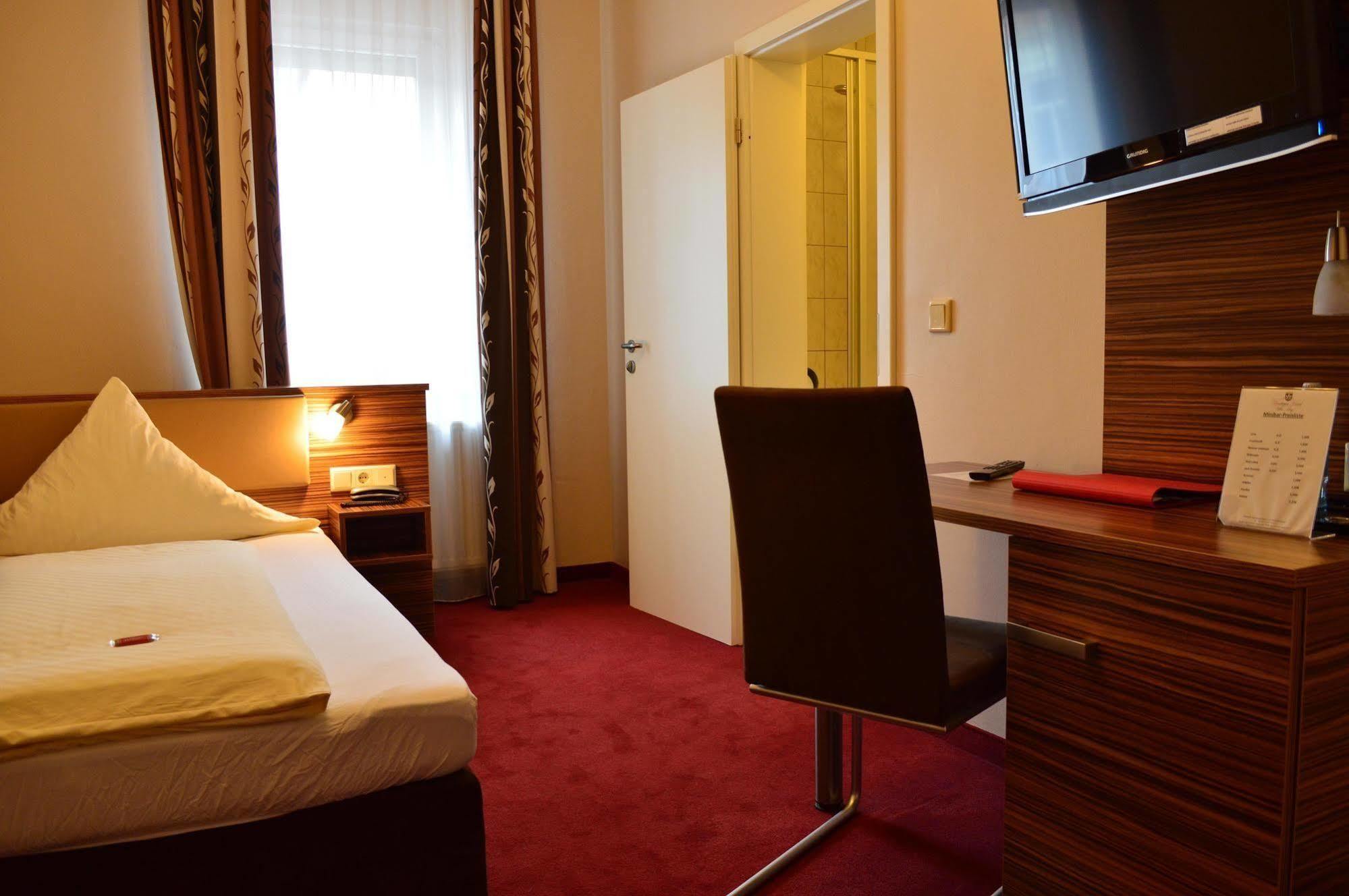 Erde Hotel Erlangen Ngoại thất bức ảnh
