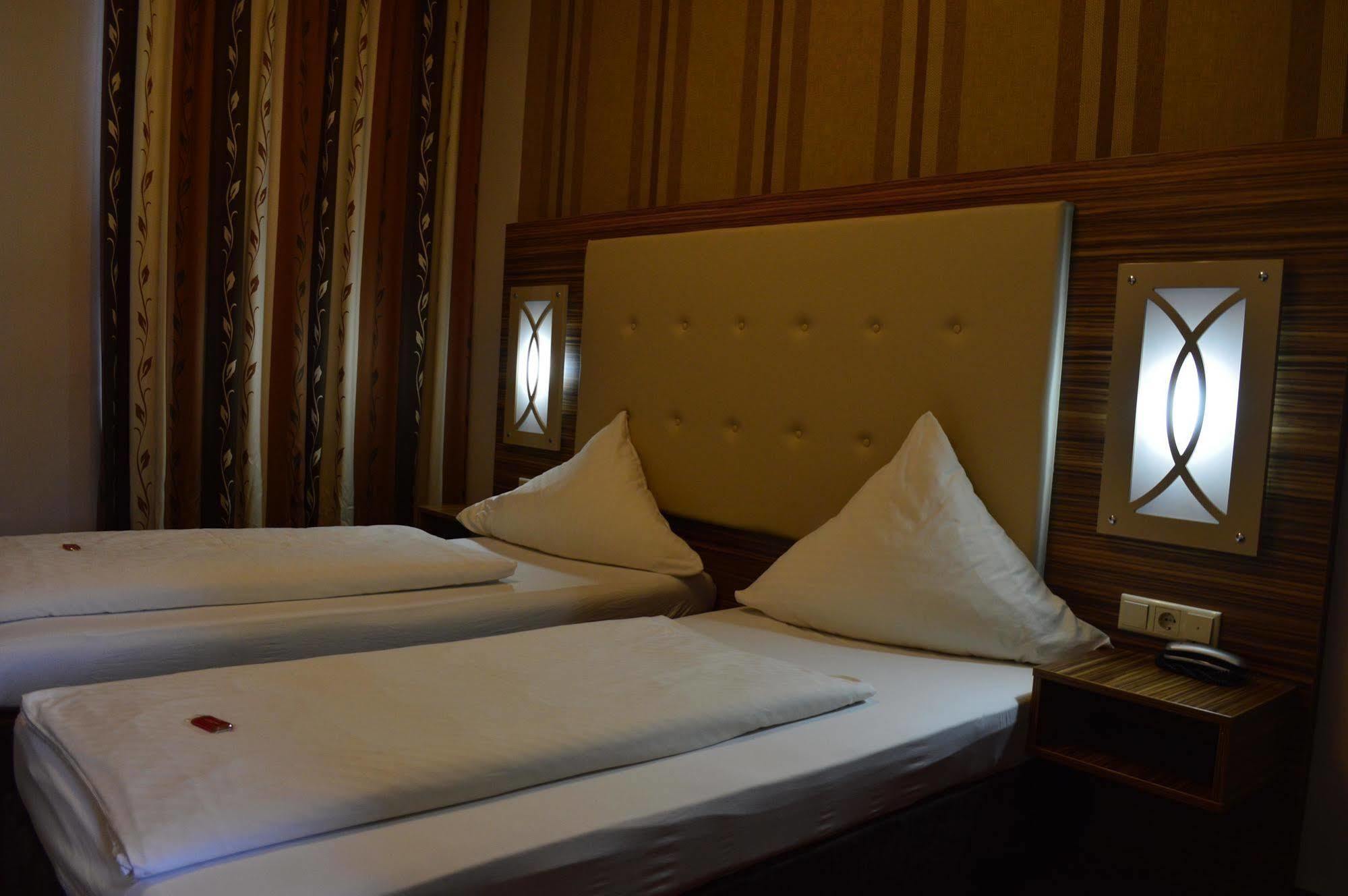 Erde Hotel Erlangen Ngoại thất bức ảnh